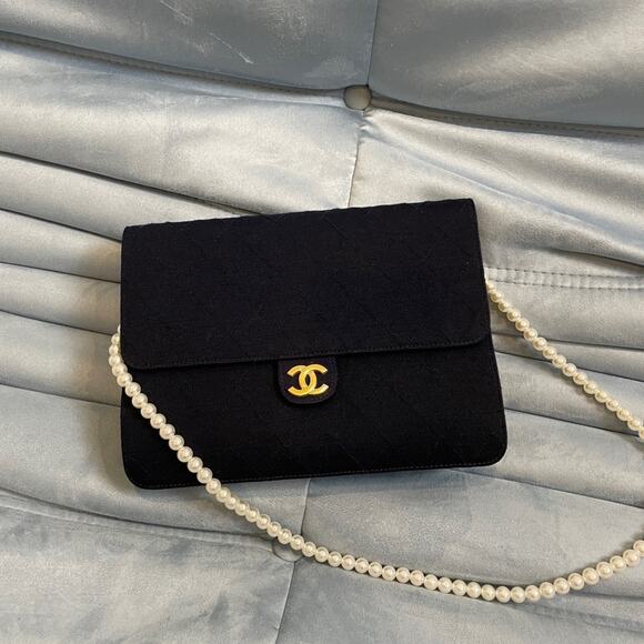 CHANEL Handbags - Vintage Chanel shoulder shoulder bag half flap